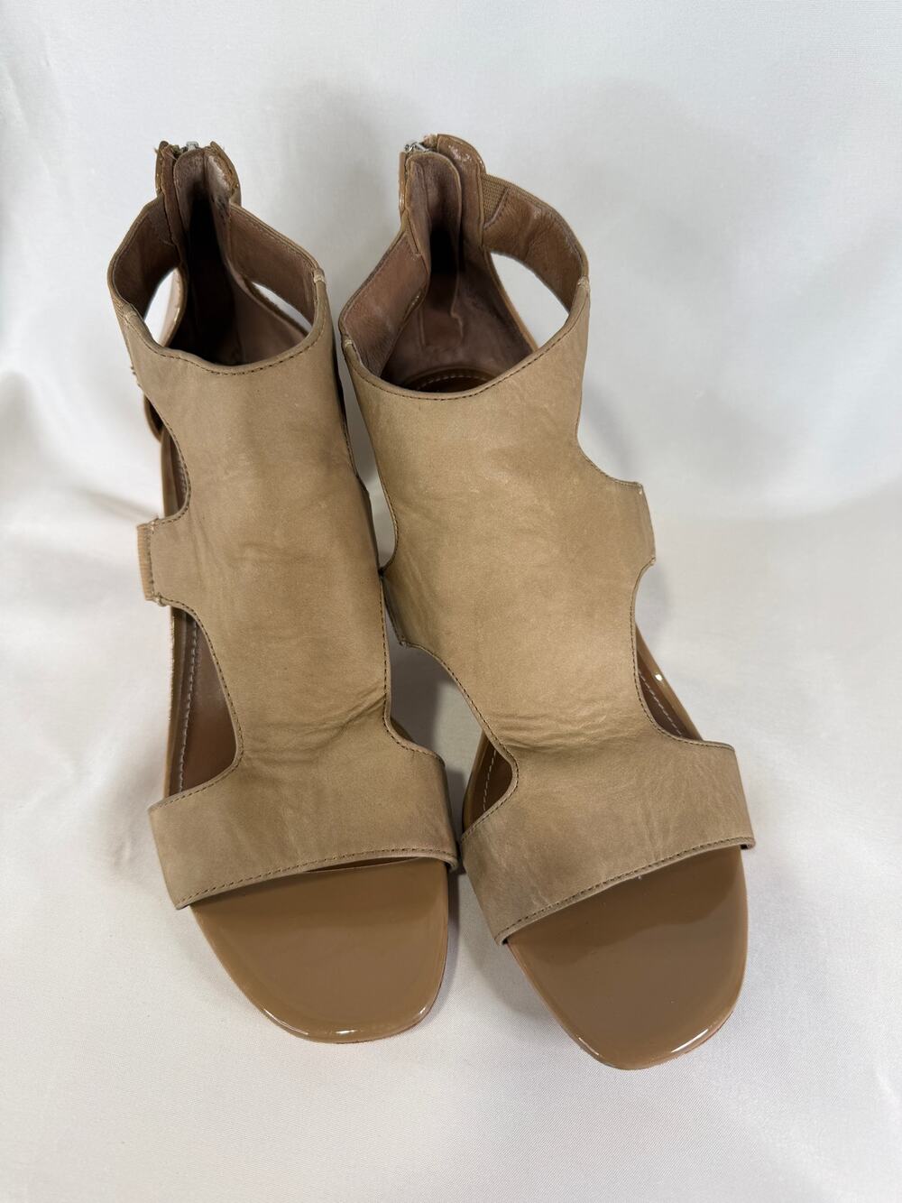 Donald J Pliner Women 9M Tan Cutout Block Heel Sandals Leather Zip Back